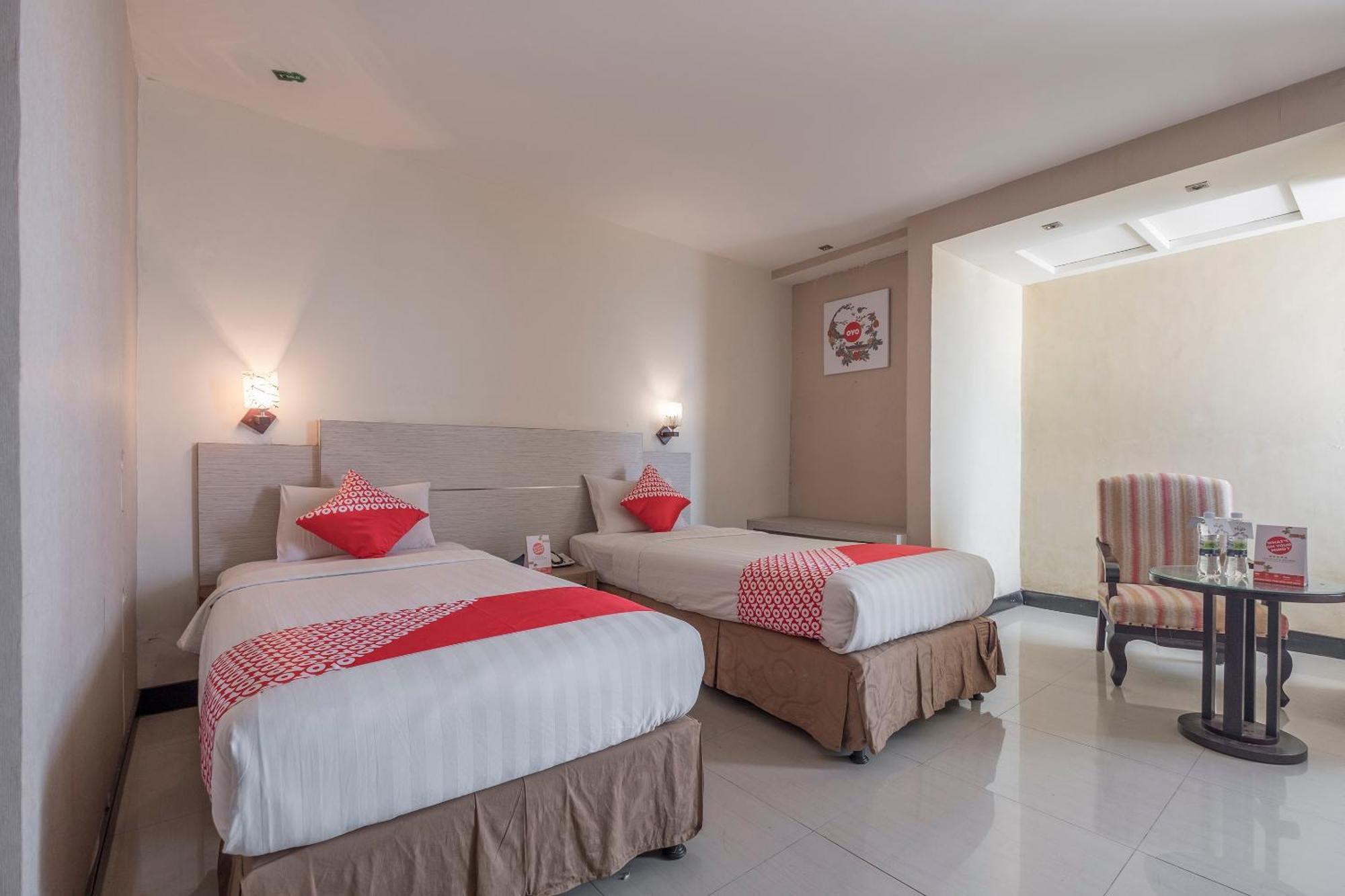 Oyo 1081 Allson City Hotel Makassar Exterior foto